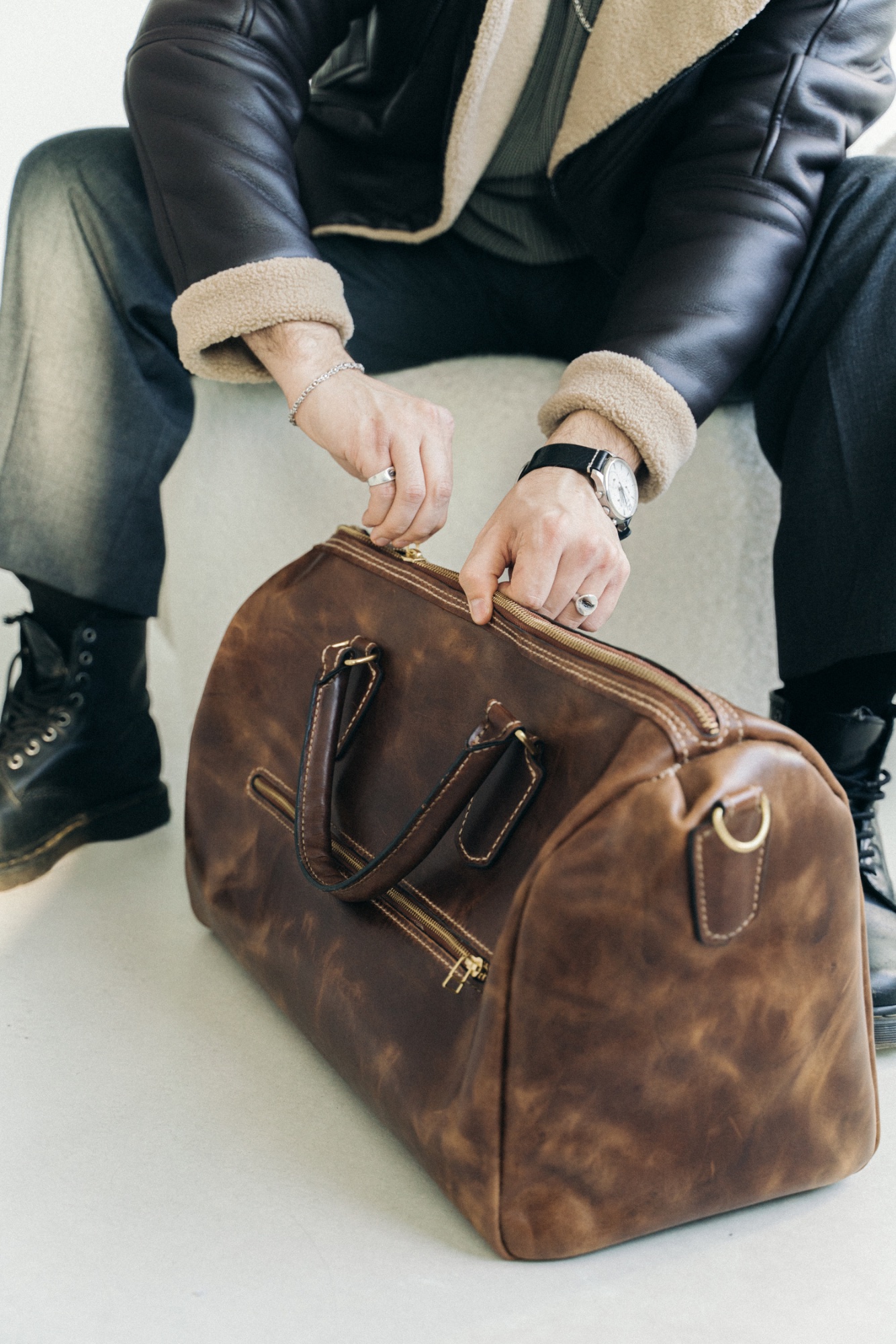 Сумка открывается